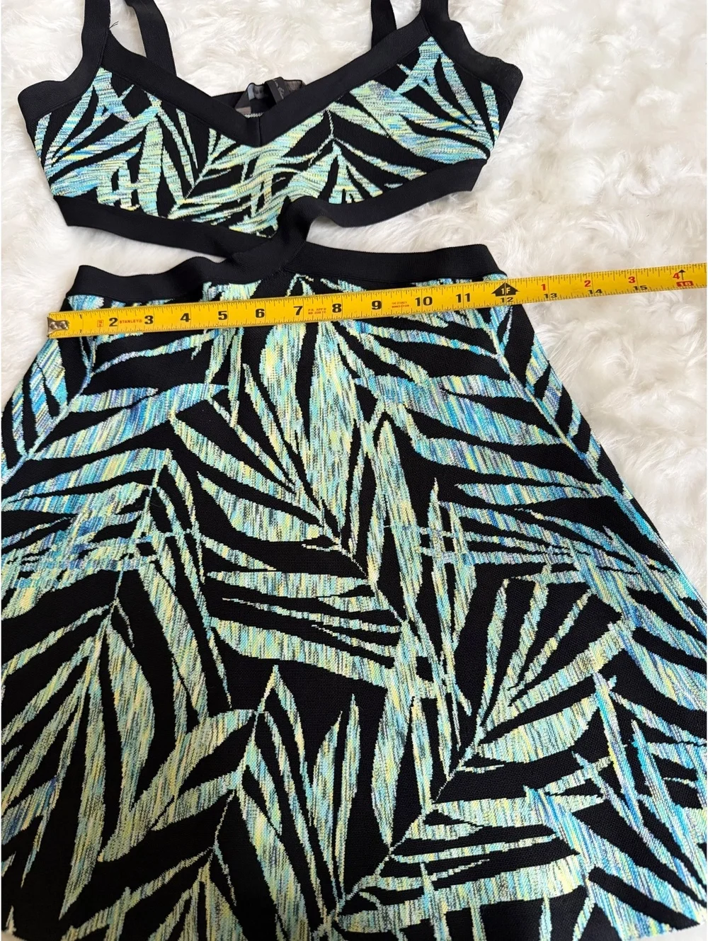 BCBGMAXAZRIA  Dress Set with Blue and Green Leafy V XXS
